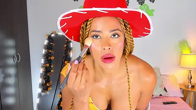 SarahCinnamon- online show from 10/29/25, 07:35