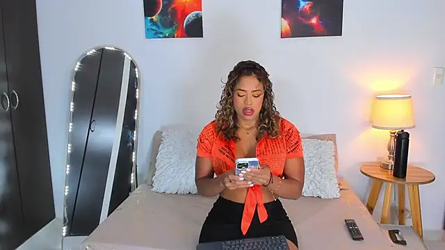 SarahCinnamon- online show from 10/07/25, 07:59