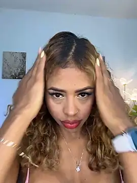 Snapshot of SarahCinnamon- chatting on 05/09/26, 02:31 SarahCinnamon- online show from 05/09/26, 02:31