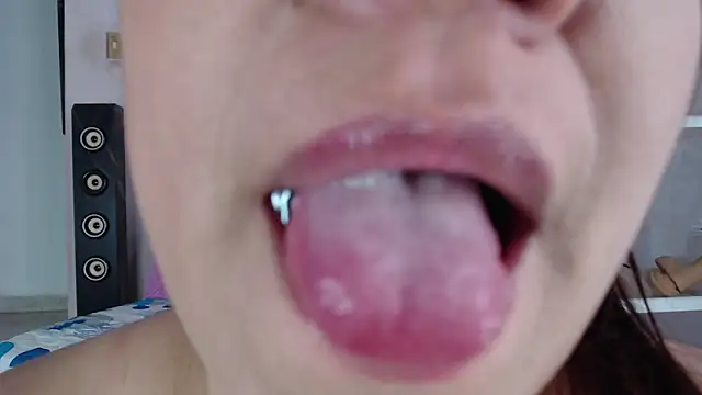 emiligrey  online show from 03/02/25, 11:41