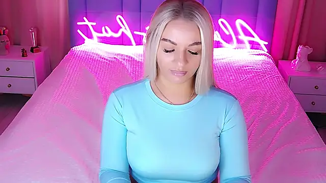 Snapshot of AllwaysHotJ chatting on 10/20/25, 02:13 AllwaysHotJ online show from 10/20/25, 02:13