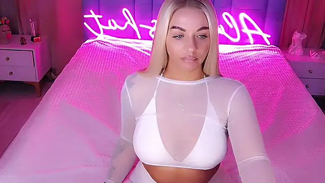 Snapshot of AllwaysHotJ chatting on 11/19/25, 02:22 AllwaysHotJ online show from 11/19/25, 02:22