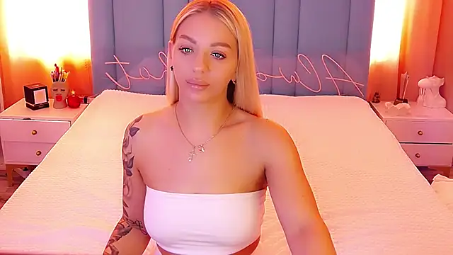 Snapshot of AllwaysHotJ chatting on 03/12/25, 03:13 AllwaysHotJ online show from 03/12/25, 03:13