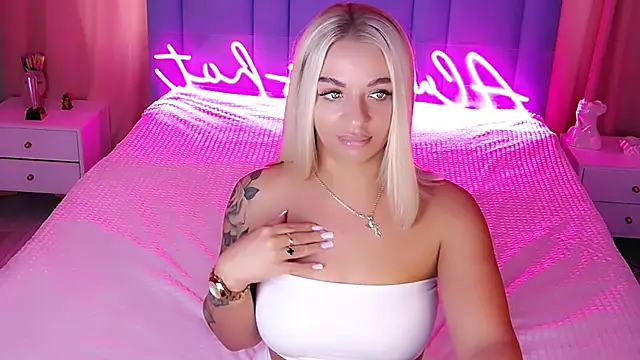 Snapshot of AllwaysHotJ chatting on 09/22/25, 02:17 AllwaysHotJ online show from 09/22/25, 02:17