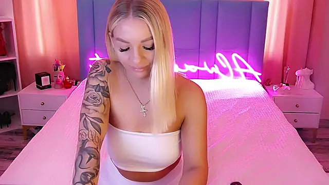 Snapshot of AllwaysHotJ chatting on 03/06/25, 03:13 AllwaysHotJ online show from 03/06/25, 03:13