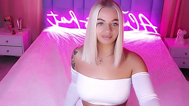 Snapshot of AllwaysHotJ chatting on 10/03/25, 02:15 AllwaysHotJ online show from 10/03/25, 02:15