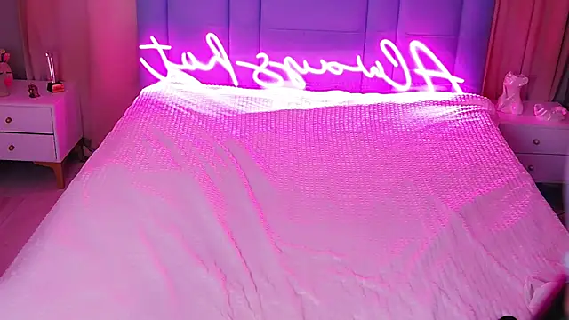 Snapshot of AllwaysHotJ chatting on 11/29/25, 02:44 AllwaysHotJ online show from 11/29/25, 02:44