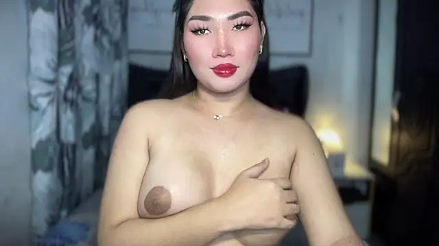 Snapshot of Miss_Deliciousness chatting on 04/21/26, 04:13 Miss Deliciousness online show from 04/21/26, 04:13