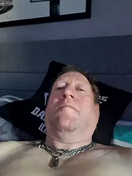 tomtom111111 online show from 03/29/26, 12:40