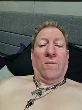 tomtom111111 online show from 03/04/26, 03:20