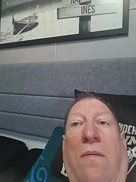 tomtom111111 online show from 10/14/25, 02:28