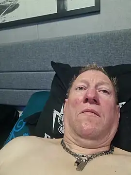 tomtom111111 online show from 10/10/25, 02:07