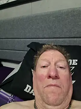 tomtom111111 online show from 11/08/25, 11:47