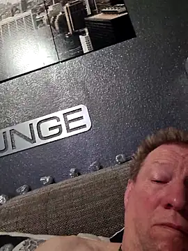 tomtom111111 online show from 03/23/26, 09:36