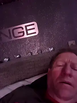 tomtom111111 online show from 11/07/25, 02:54