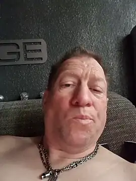 tomtom111111 online show from 02/17/26, 02:03