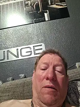 tomtom111111 online show from 01/17/26, 04:38