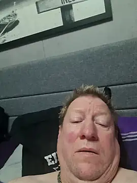 tomtom111111 online show from 01/02/25, 02:13