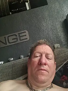 tomtom111111 online show from 11/04/25, 01:37