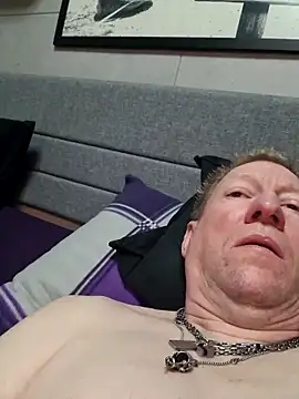 tomtom111111 online show from 03/09/26, 06:55