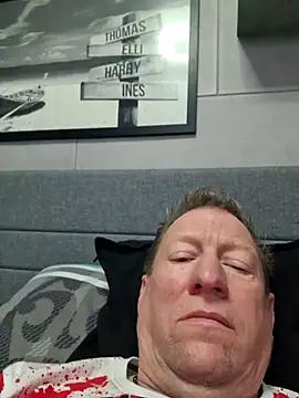 tomtom111111 online show from 04/12/26, 03:15