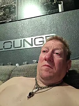 tomtom111111 online show from 03/17/26, 09:40