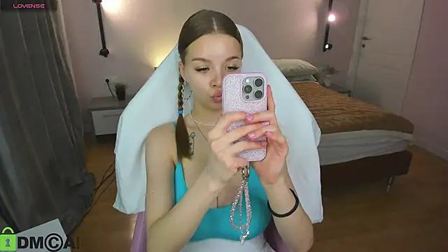 Lesya Flin online show from 11/13/25, 08:29