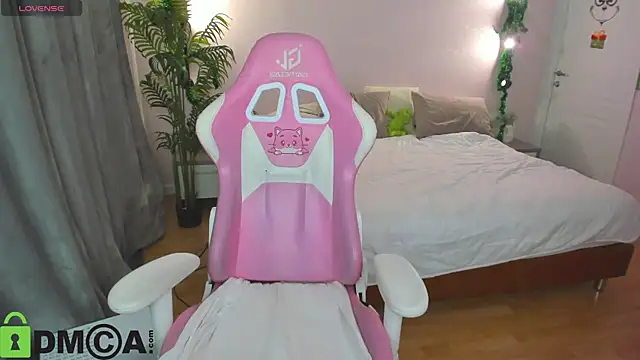 Lesya Flin online show from 12/18/25, 09:25