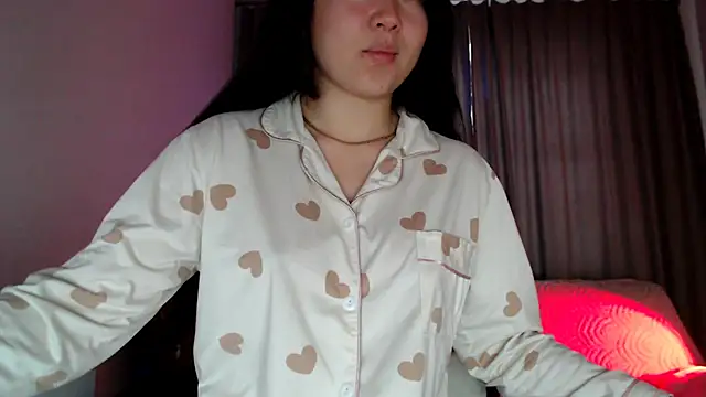 Snapshot of Lili_asian chatting on 10/16/25, 12:13 Lili asian online show from 10/16/25, 12:13