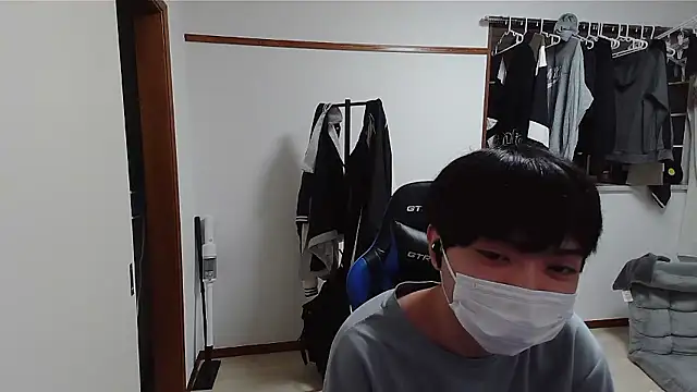 pychan online show from 05/18/26, 02:22