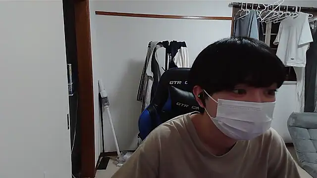 pychan online show from 04/05/26, 12:56