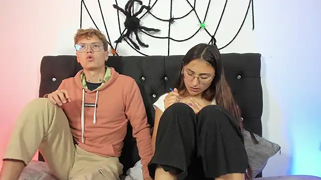 A sexy couple   online show from 10/12/25, 11:39