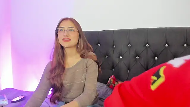 A sexy couple   online show from 12/04/25, 10:31