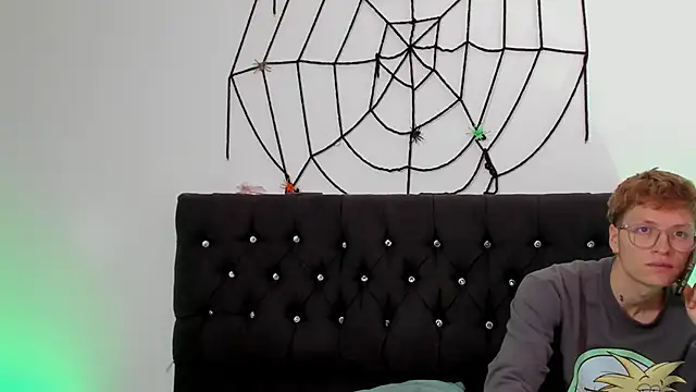 A sexy couple   online show from 11/06/25, 06:23