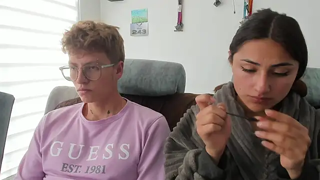 A sexy couple   online show from 09/23/25, 06:59