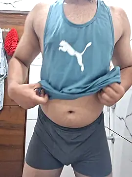 Snapshot of GYMBOY0071 chatting on 05/28/26, 08:48 GYMBOY0071 online show from 05/28/26, 08:48