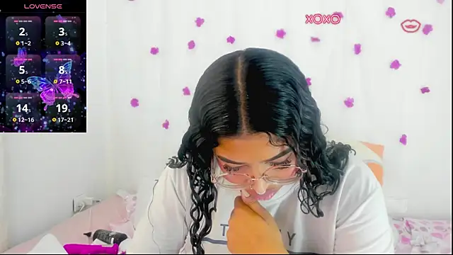 Snapshot of moana_taylor chatting on 10/06/25, 11:33 moana taylor online show from 10/06/25, 11:33