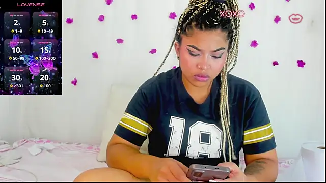 Snapshot of moana_taylor chatting on 01/18/26, 11:57 moana taylor online show from 01/18/26, 11:57