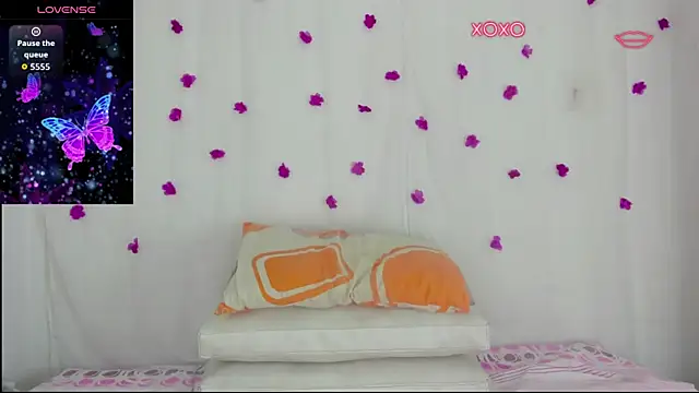 Snapshot of moana_taylor chatting on 11/22/25, 11:42 moana taylor online show from 11/22/25, 11:42