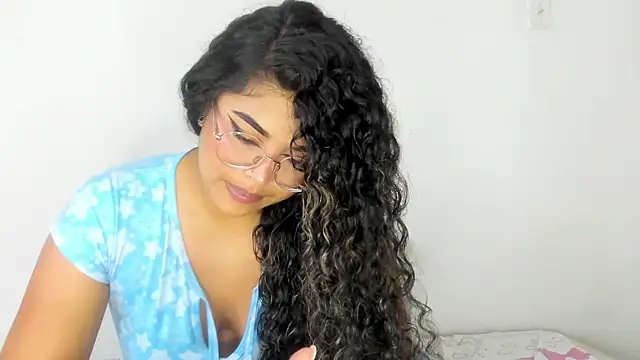 Snapshot of moana_taylor chatting on 02/26/25, 10:27 moana taylor online show from 02/26/25, 10:27