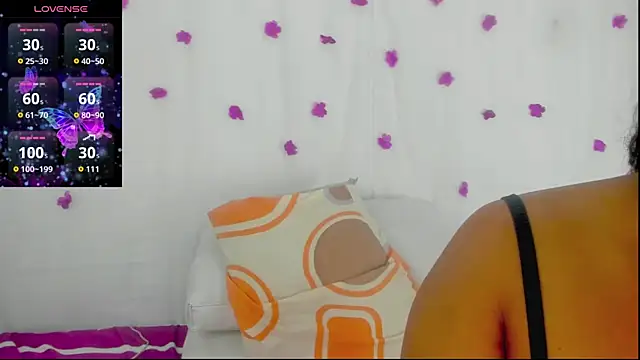 Snapshot of moana_taylor chatting on 10/25/25, 02:17 moana taylor online show from 10/25/25, 02:17