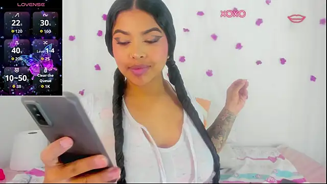 Snapshot of moana_taylor chatting on 11/17/25, 01:59 moana taylor online show from 11/17/25, 01:59