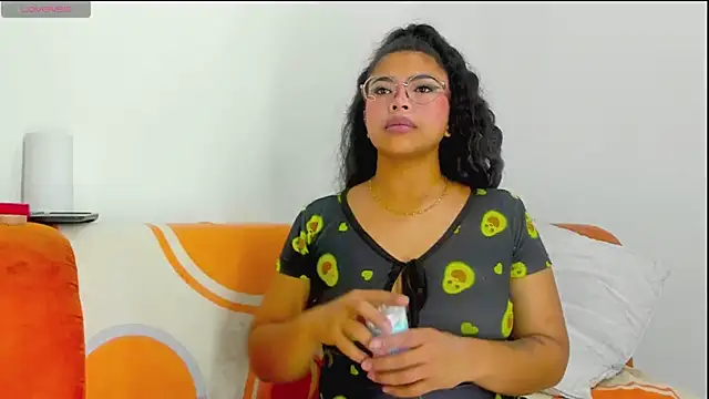 moana taylor online show from 04/17/26, 11:57