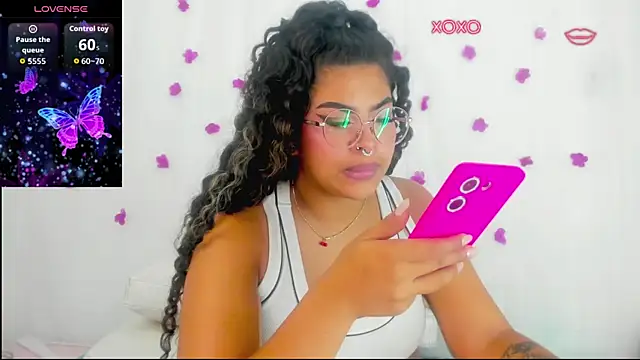 Snapshot of moana_taylor chatting on 09/28/25, 10:33 moana taylor online show from 09/28/25, 10:33