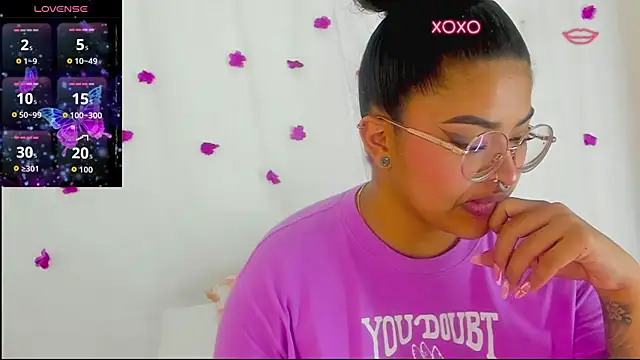 Snapshot of moana_taylor chatting on 12/05/25, 08:17 moana taylor online show from 12/05/25, 08:17