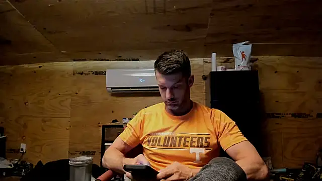 Snapshot of Kenny_Kyle chatting on 09/19/25, 02:15 Kenny Kyle online show from 09/19/25, 02:15