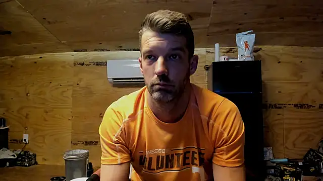 Snapshot of Kenny_Kyle chatting on 09/20/25, 03:33 Kenny Kyle online show from 09/20/25, 03:33