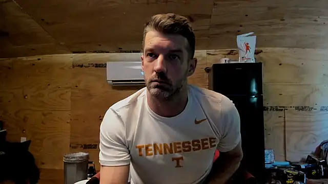 Snapshot of Kenny_Kyle chatting on 09/20/25, 04:56 Kenny Kyle online show from 09/20/25, 04:56