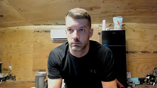 Snapshot of Kenny_Kyle chatting on 09/10/25, 01:37 Kenny Kyle online show from 09/10/25, 01:37