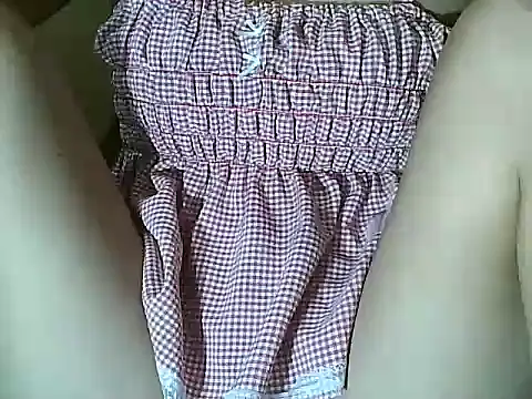 Snapshot of PinaySkinnyGirl chatting on 10/31/25, 10:16 PinaySkinnyGirl online show from 10/31/25, 10:16